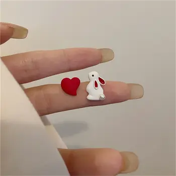 1 пара винтажных сережек Cute Rabbit Bunny Red Heart для женщин, асимметричные серьги с контрастным цветком маргаритки