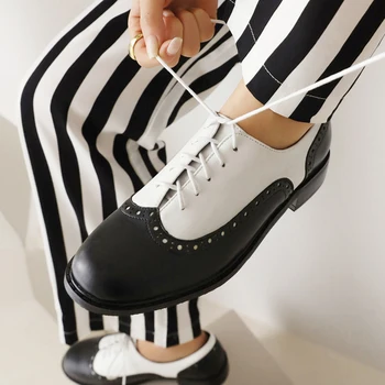 LIHUAMAO/ Классические черно-белые туфли-оксфорды на шнуровке, повседневные модельные кожаные туфли на массивном каблуке, женская обувь, кроссовки, лоферы-пенни