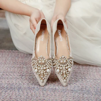 Дизайнерские свадебные туфли с бисером, женские туфли на плоской подошве с кружевной вышивкой, женские балетки с острым носком, мокасины с жемчугом, кроссовки, большие размеры 35-43