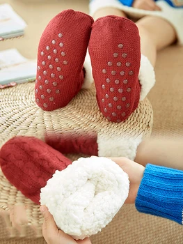 Кашемировые флисовые носки, женские зимние теплые носки с твист-дизайном, плюшевый коралловый пол для сна для девочек, женские мягкие нескользящие чулки для домашней комнаты