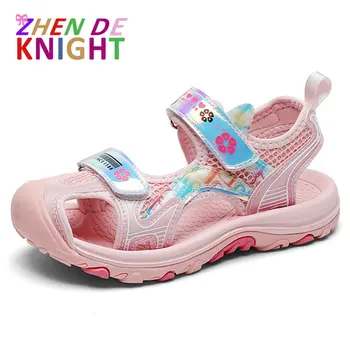 Летние Новые спортивные сандалии для девочек, модная дышащая детская пляжная обувь на мягкой подошве с закрытым носком, нескользящая уличная обувь для детей